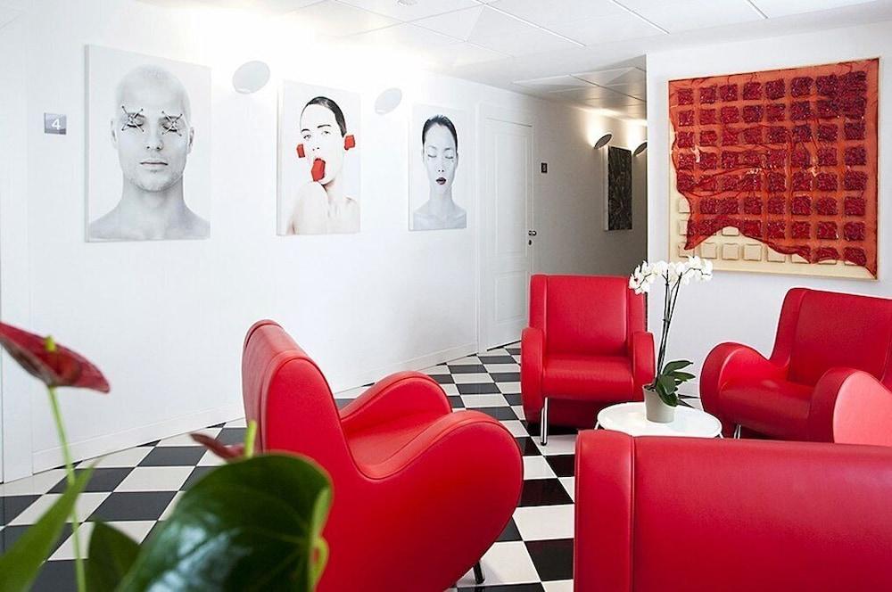 & Urban Padel Aparthotel