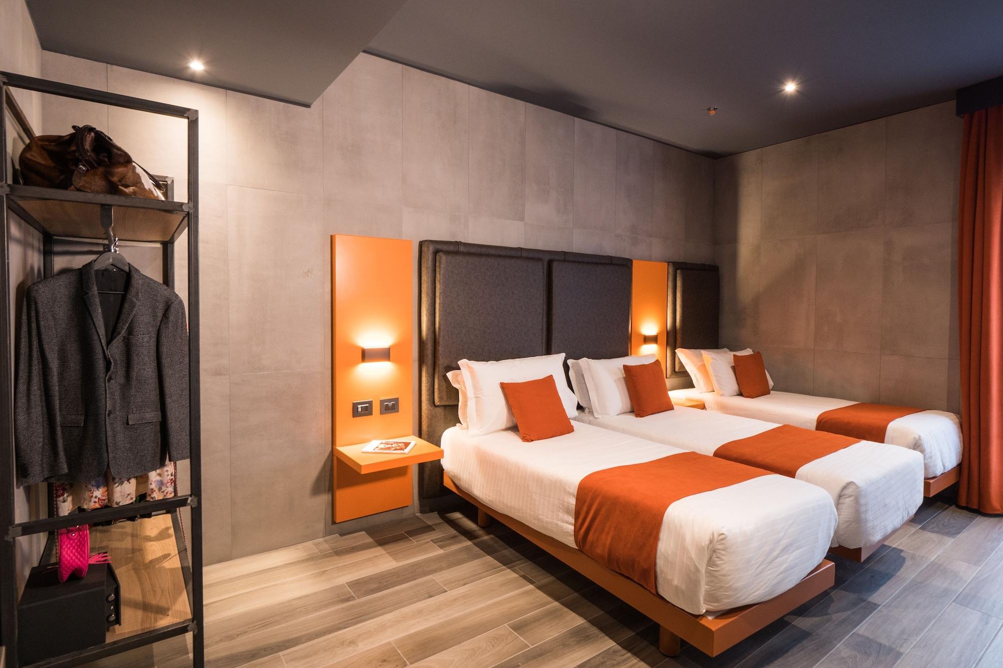 J24 Hotell 4*