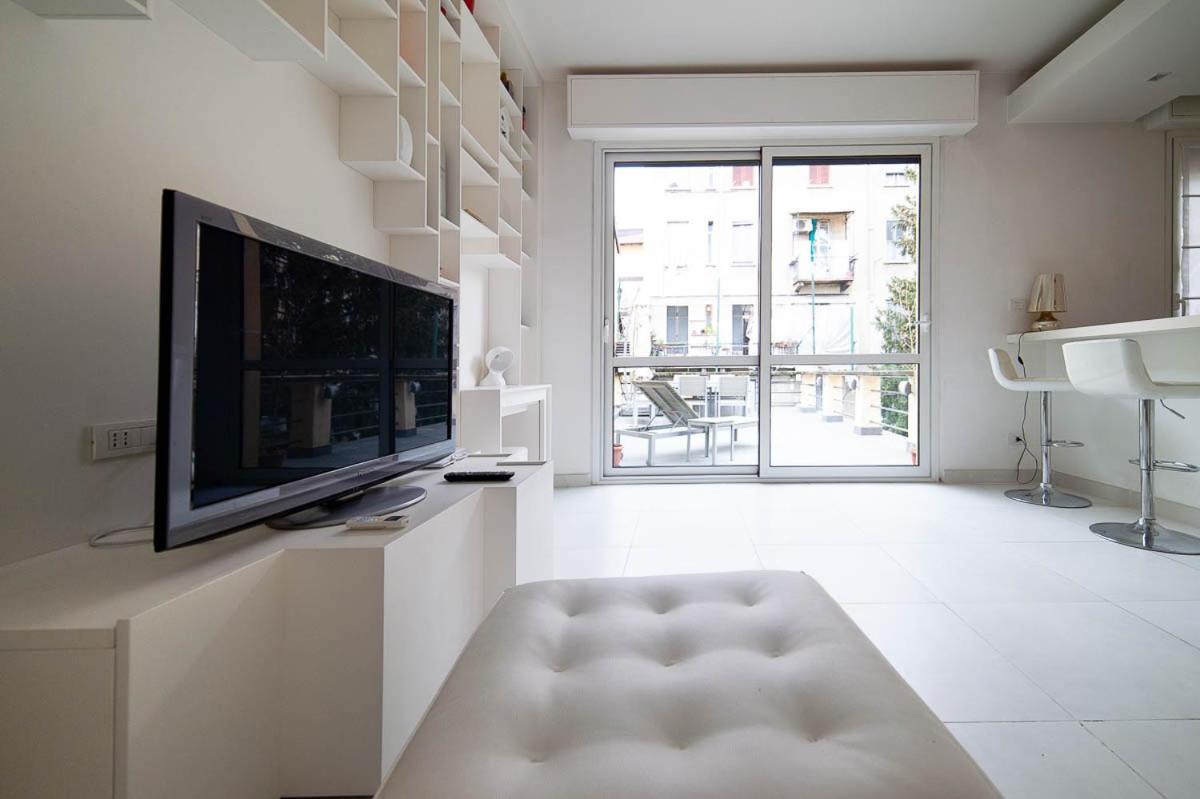 Hbhall Navigli 6b * Milano