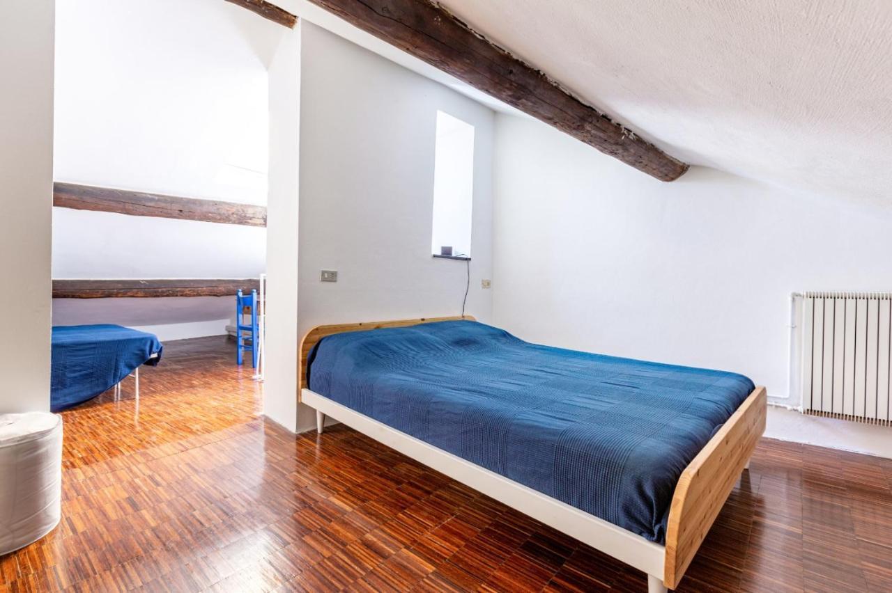 Porta Ticinese Colorful Apartment! Leilighet