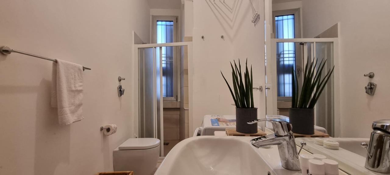 Altido Homey Flat With Balcony In Historical Centre * Milano