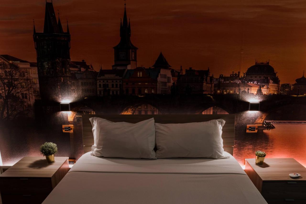 Seven Hotel