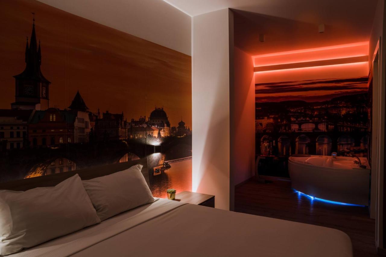 Hotel Seven