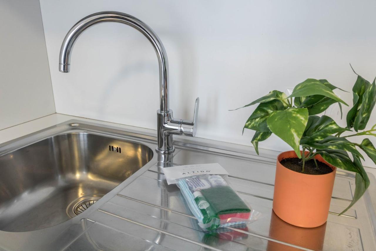 Apartment Joivy Superb Flat For 4 With Balcony Near Centrale Milan