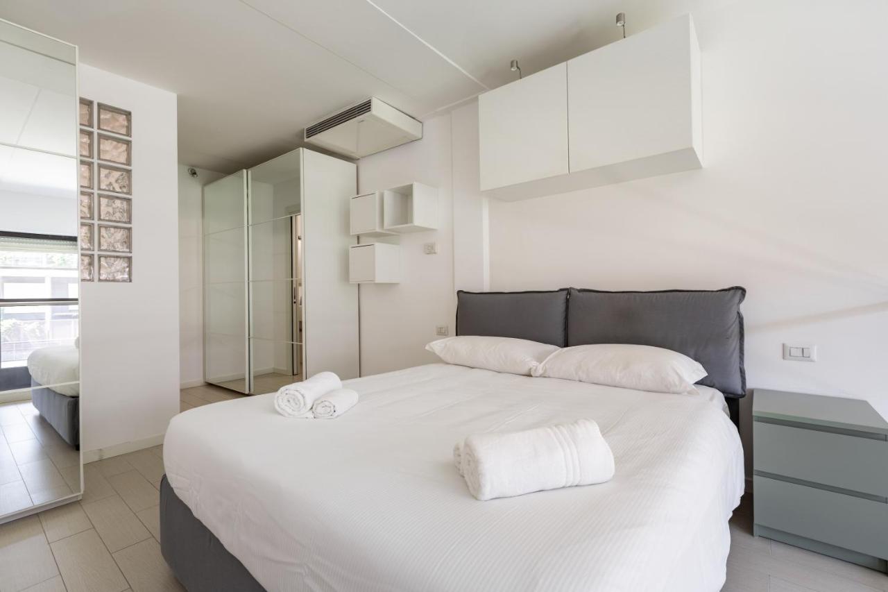 Elegant Loft With Balcony! Lejlighed *