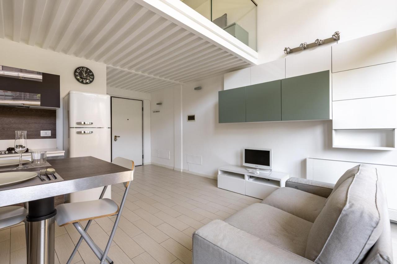 Elegant Loft With Balcony! Lejlighed *