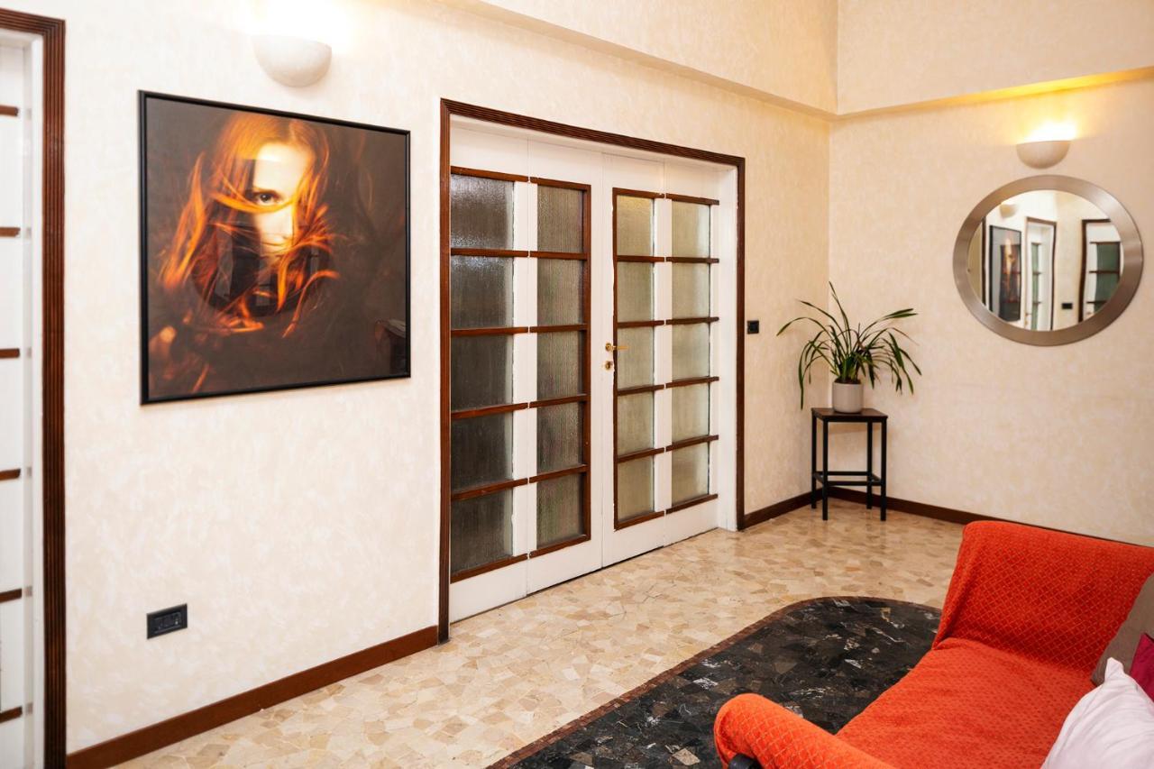 Central Apartment Mailand