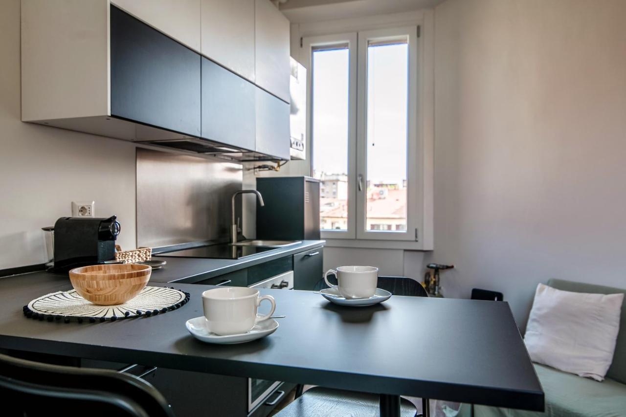 Joivy Stylish Flat, 5-minute Metro Trip To Centre * Milano