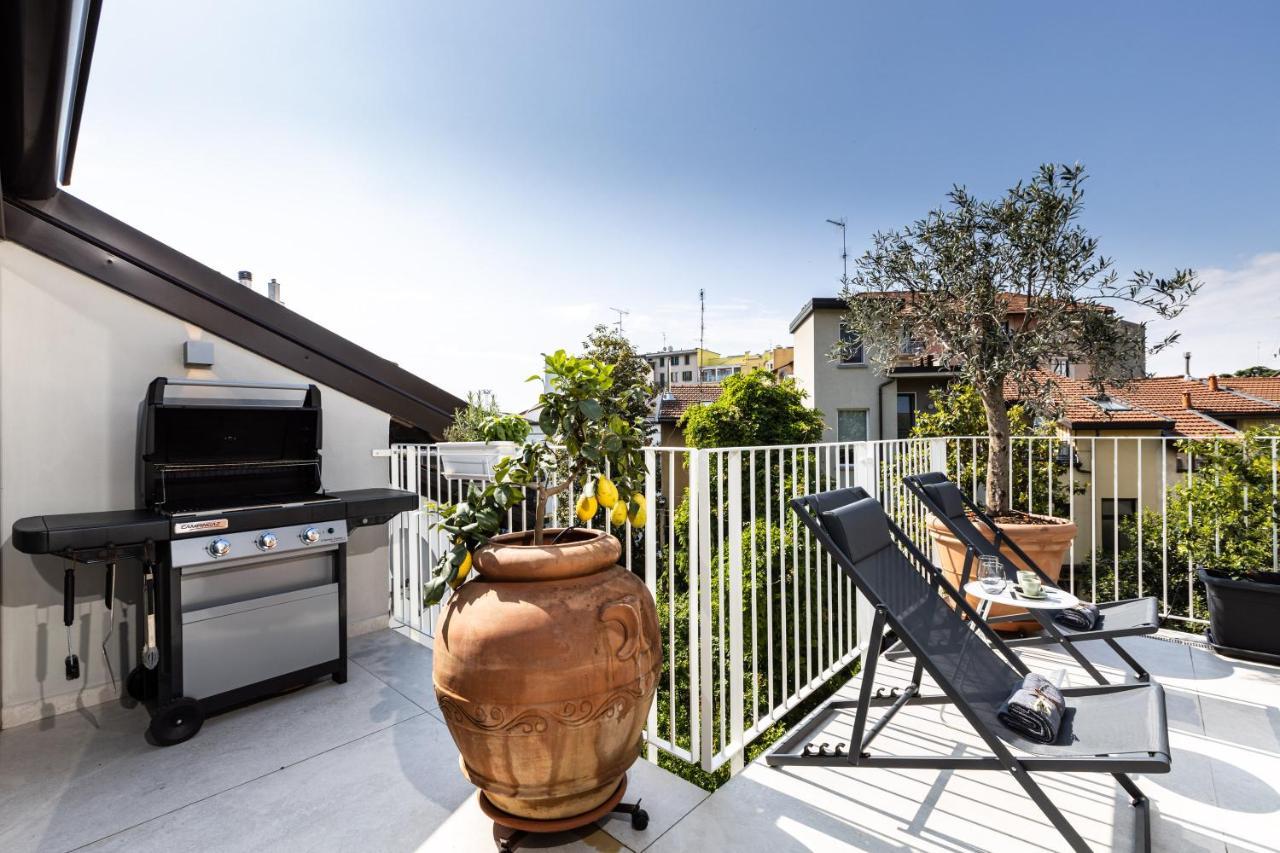 Vakantiehuis *villa Olivo*with Private Terrace&jacuzzi + 3bedrooms Milaan