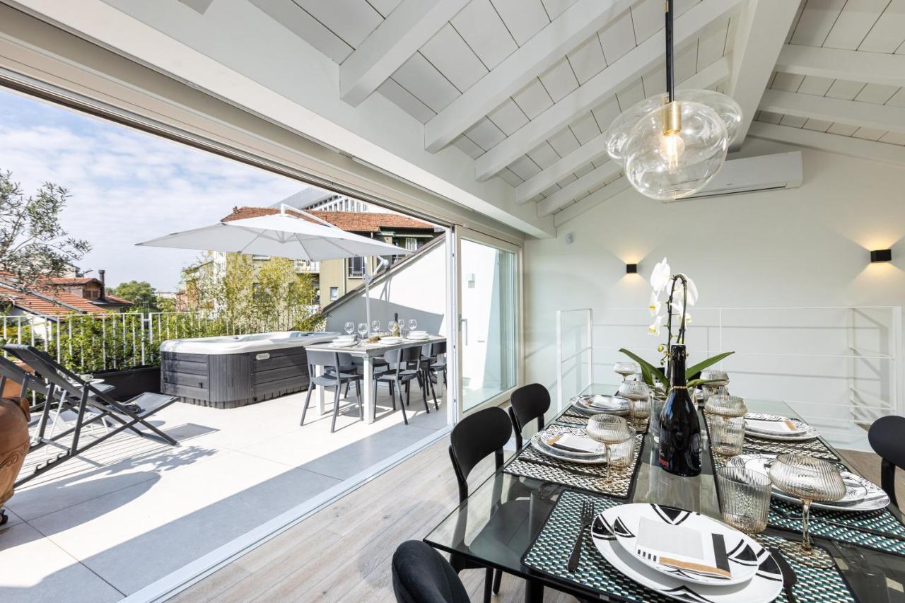 *villa Olivo*with Private Terrace&jacuzzi + 3bedrooms Vakantiehuis Milaan