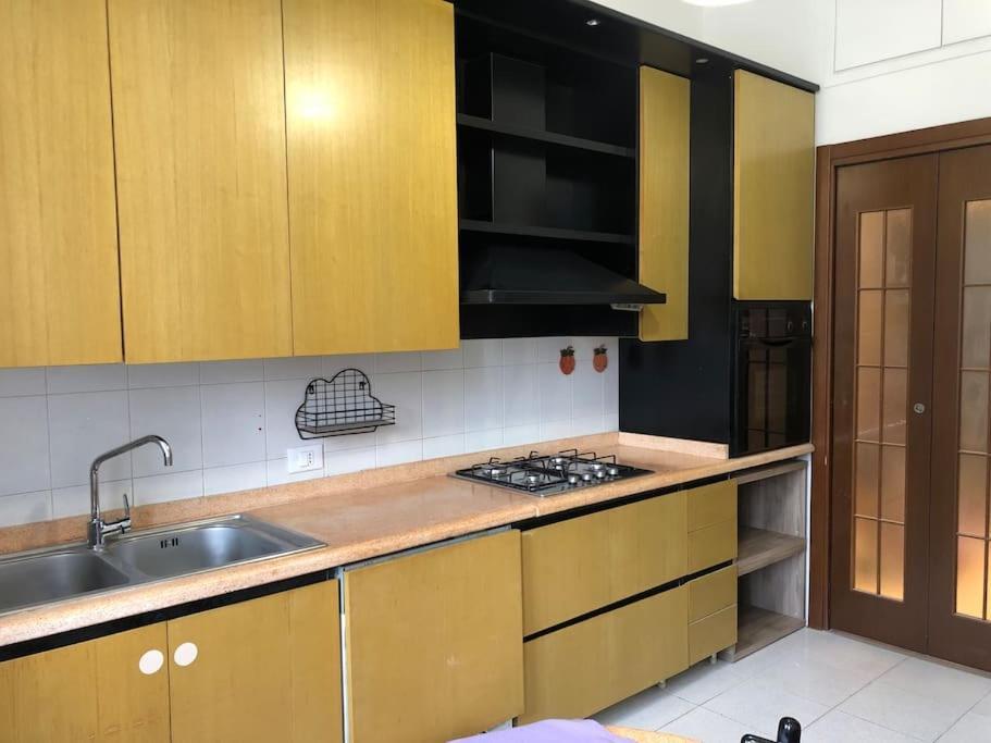 Ampio Bilocale A Leilighet Milano