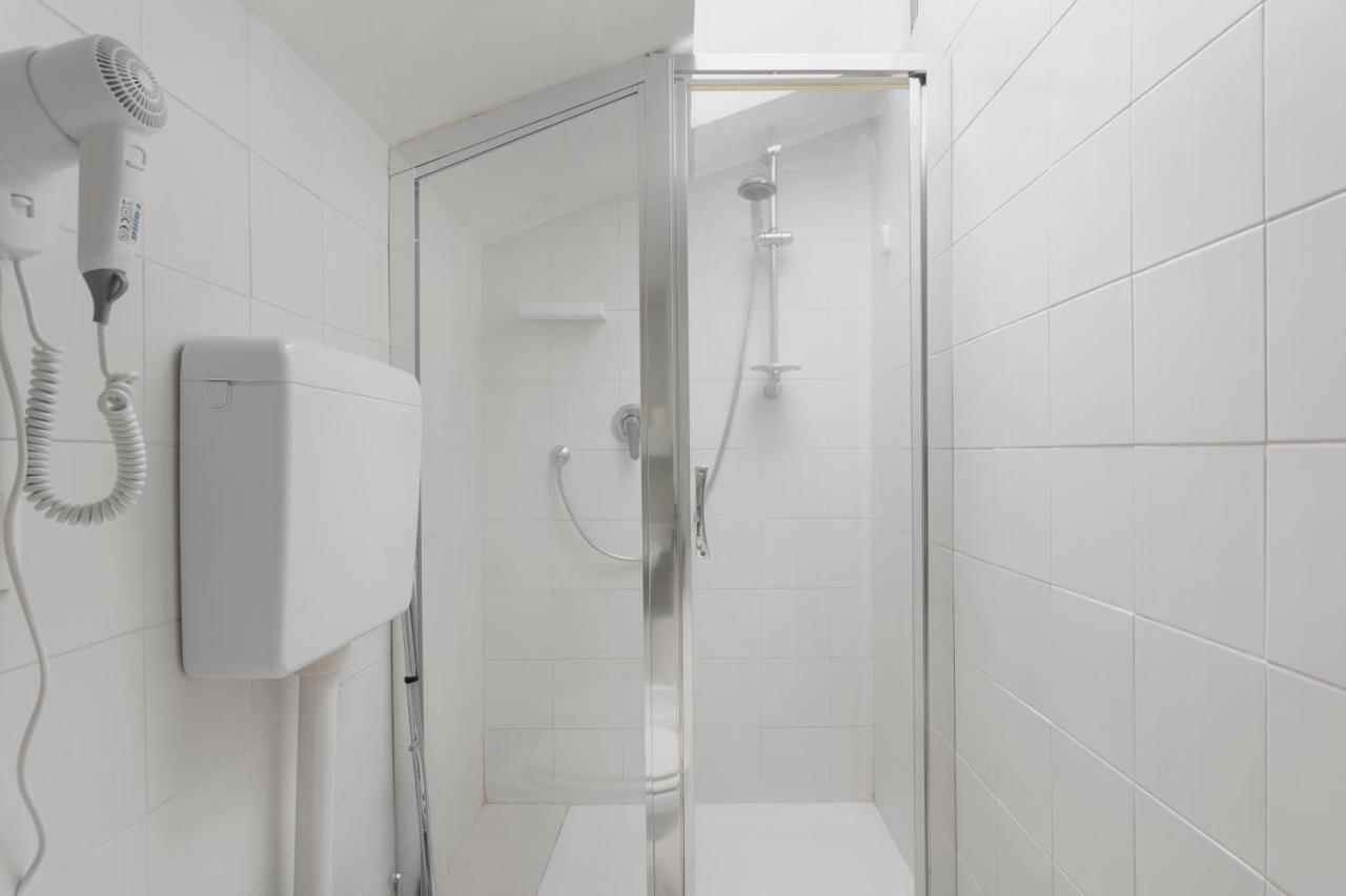 2 Bedroom 2 Bathroom Apt - Duomo 1 Apartment