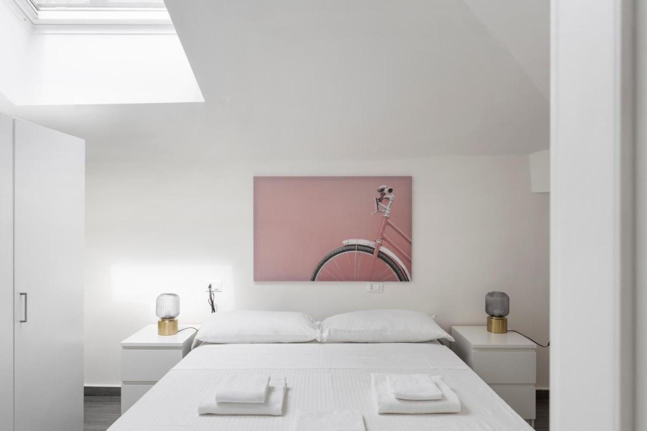 2 Bedroom 2 Bathroom Apt - Duomo 1 Mailand