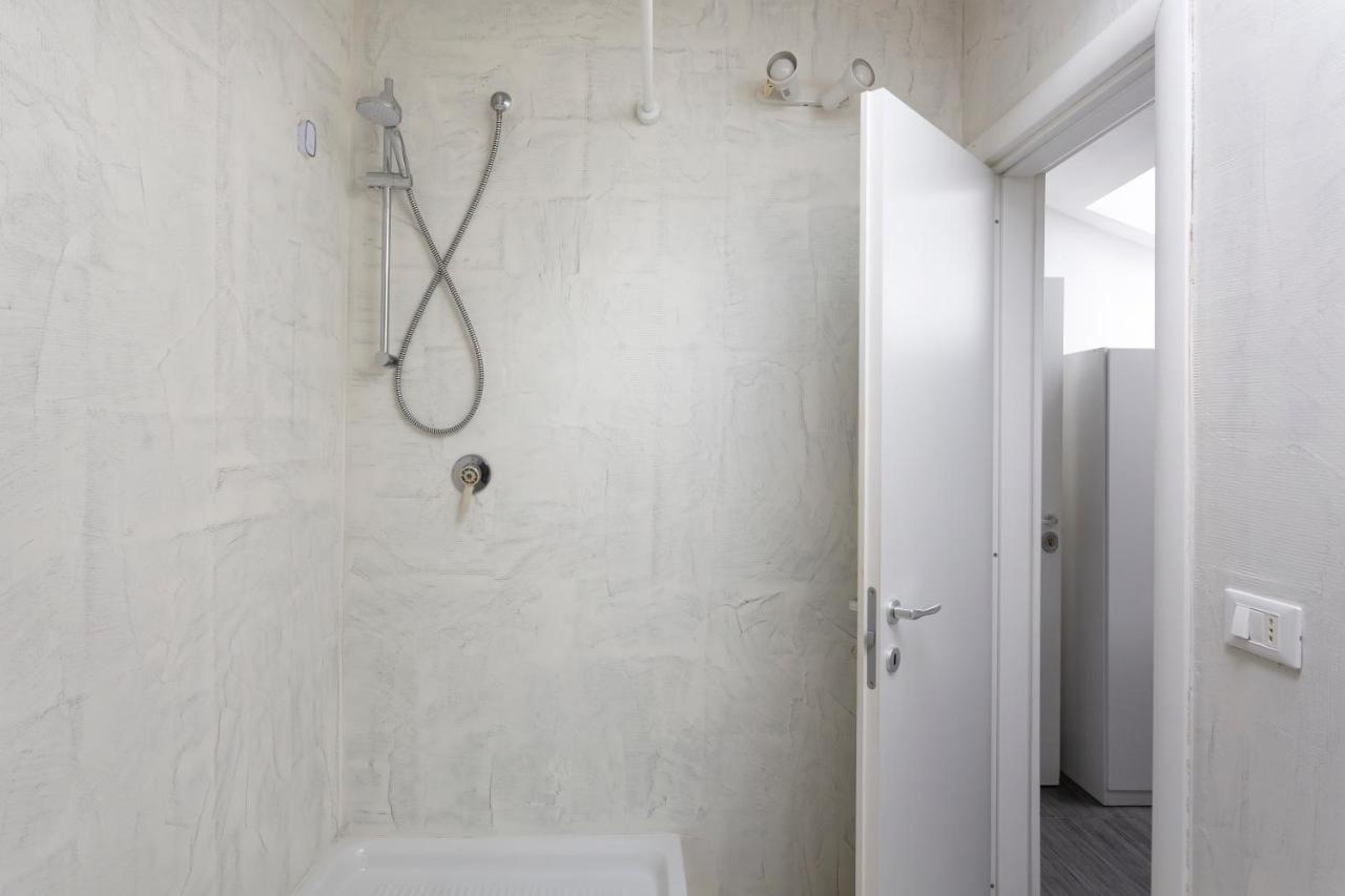 2 Bedroom 2 Bathroom Apt - Duomo 1 Apartment