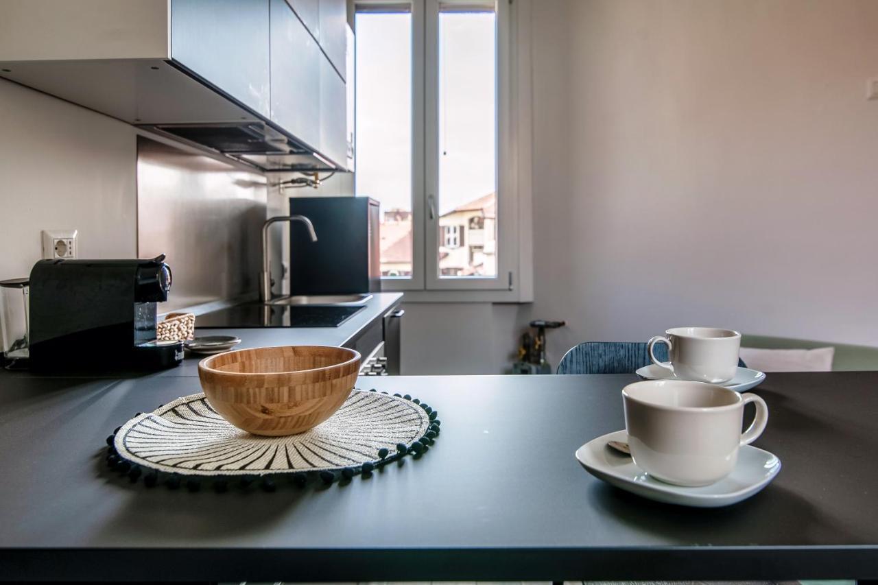 Joivy Stylish Flat, 5-minute Metro Trip To Centre Milano