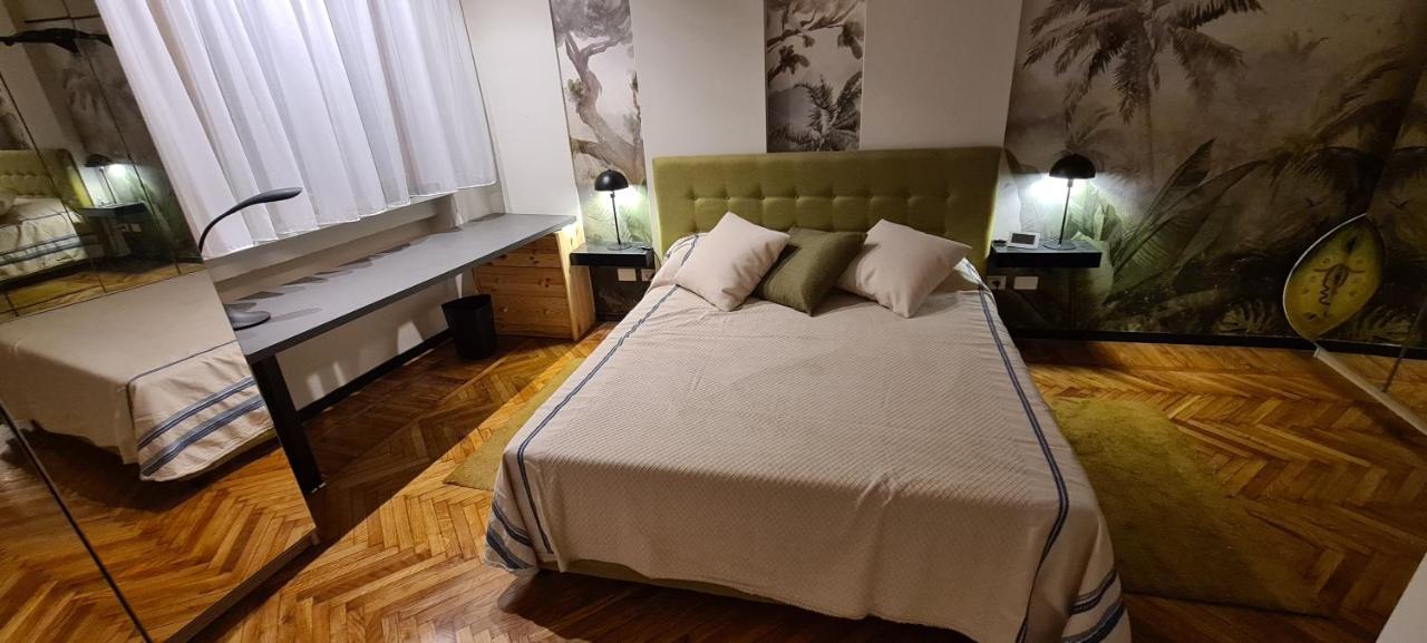 Exclusive Top Floor 2-bedroom Flat Apartment *