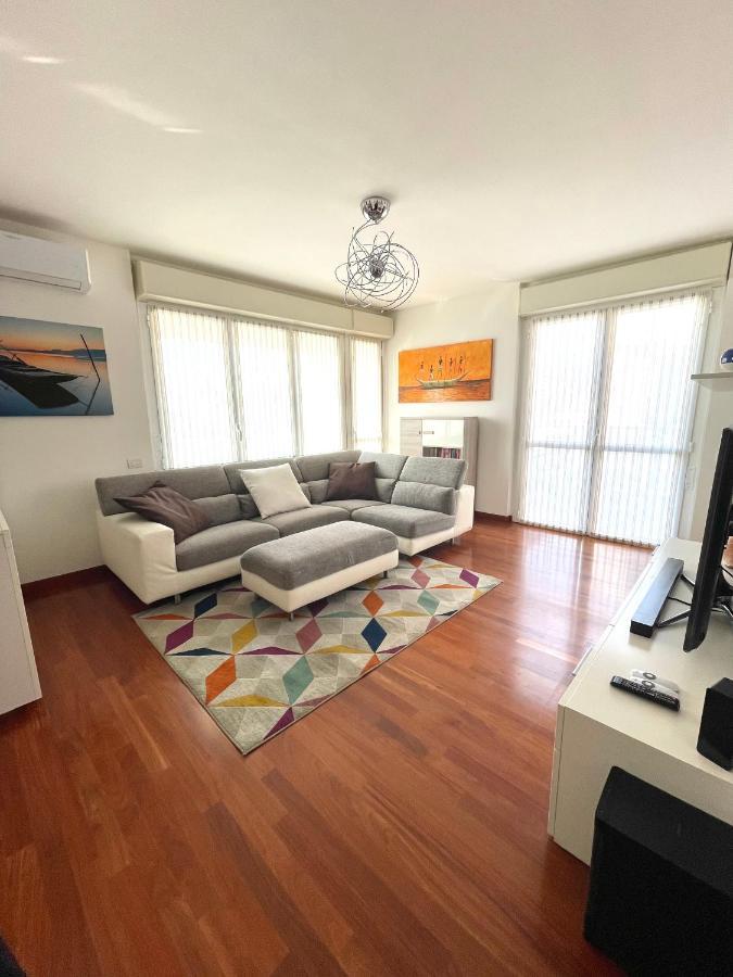 Elegant In With Panoramic Terrace Milan