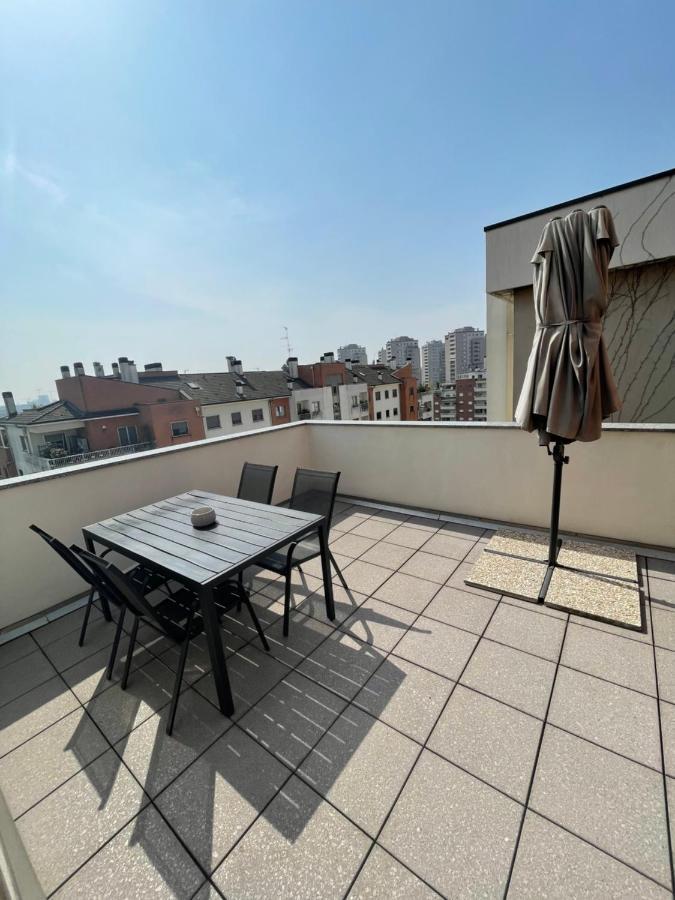 Elegant In With Panoramic Terrace
