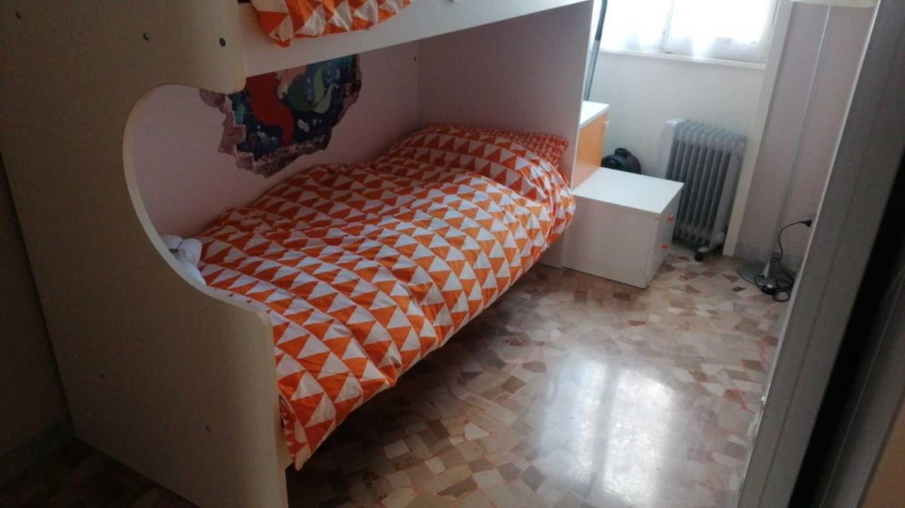 4 Bed In 7 Min Duomo Up To 6 Peop Appartement Milaan