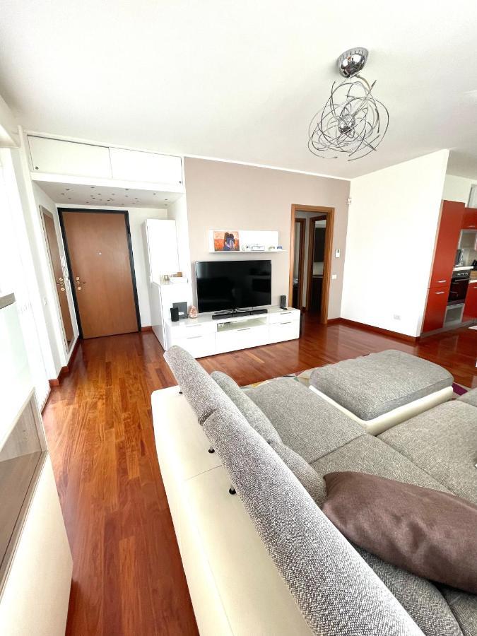 Elegant In With Panoramic Terrace Apartment