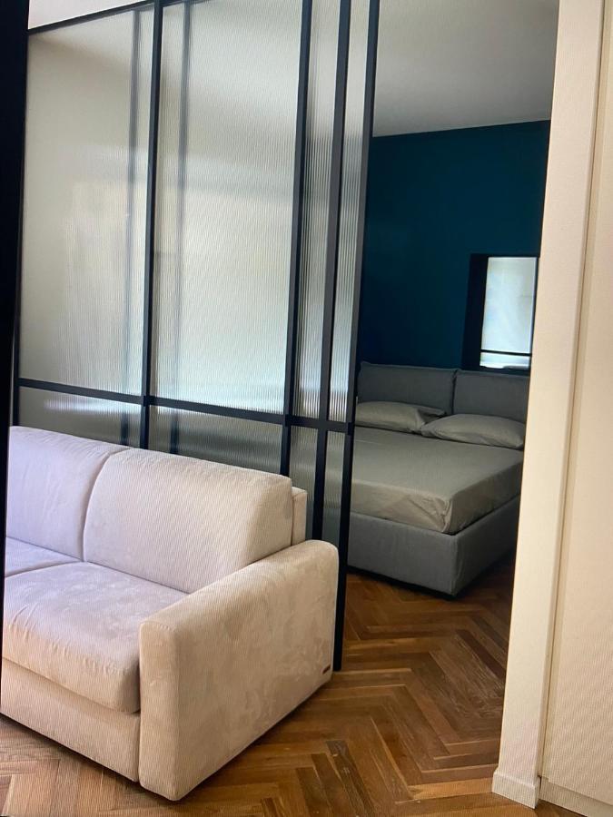 - Delizioso In Pieno Centro. Fancy Yellow Leilighet