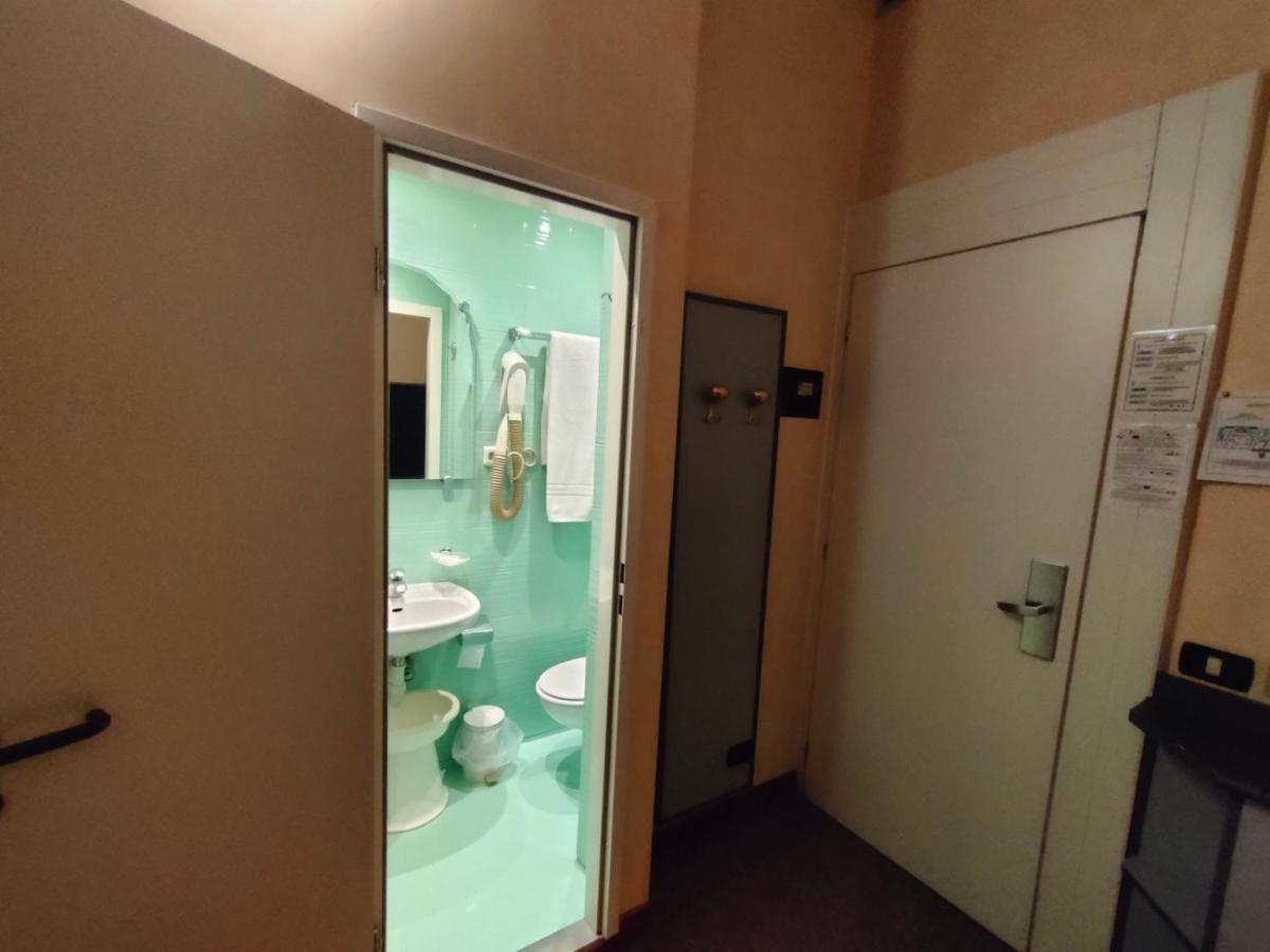 Ada Hotel