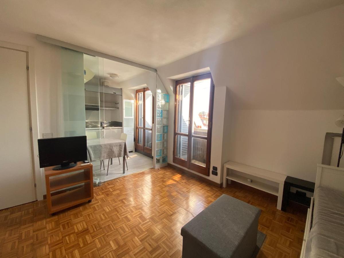 Lejlighed Porta Venezia, Monolocale Con Vista Sui Tetti Milano