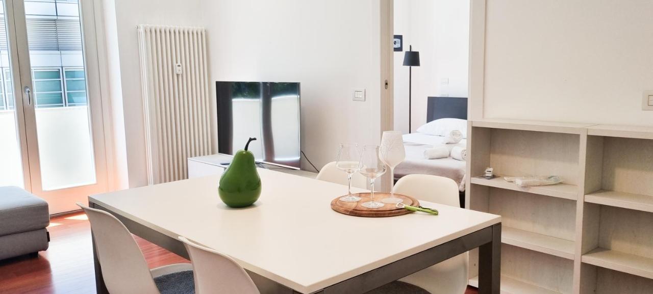 Joivy Superb Flat, 2 Balconies & Skyscrapers View Appartamento Milano