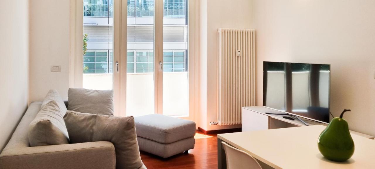 Joivy Superb Flat, 2 Balconies & Skyscrapers View Milano