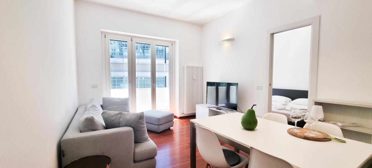 Joivy Superb Flat, 2 Balconies & Skyscrapers View * Milano