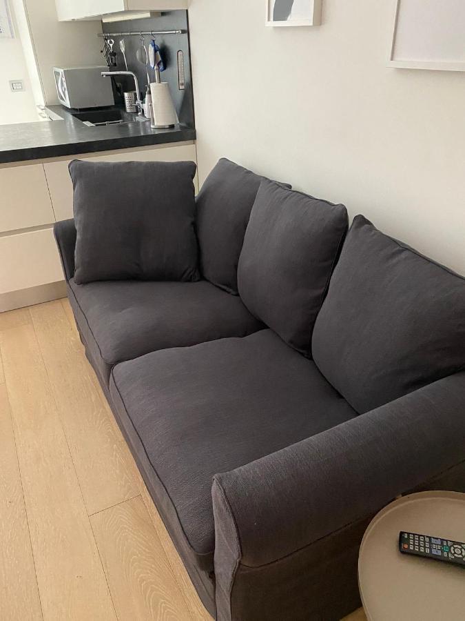 Lovely In The New Porta Nuova Area Apartment