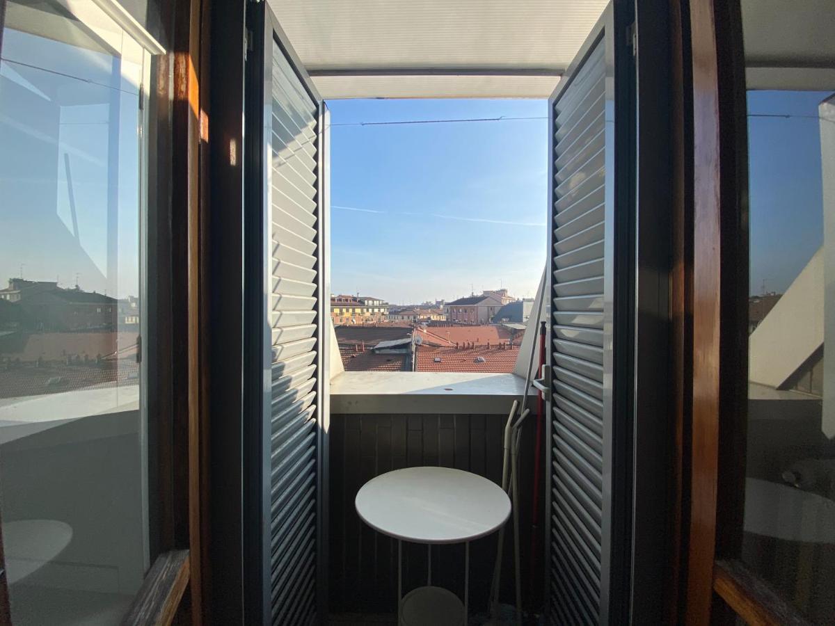 Porta Venezia, Monolocale Con Vista Sui Tetti * Milaan