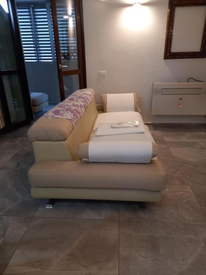 Home Suite Home - Super Attic Suite -With Free Parking - Zone Iulm & Naba & Navigli - Metro Subway Romolo Lejlighed *
