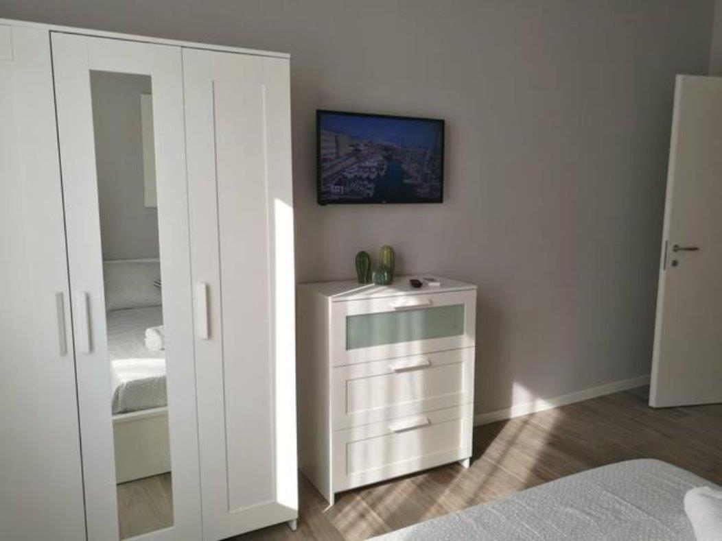Con Grande Terrazzo In Via Lomellina Appartamento Milano