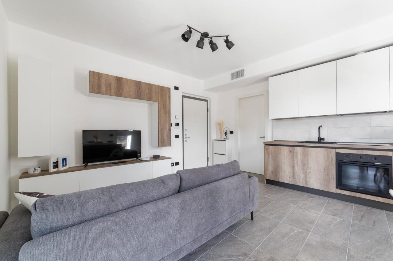 Modern Apt With Terrace And Parking! Milano