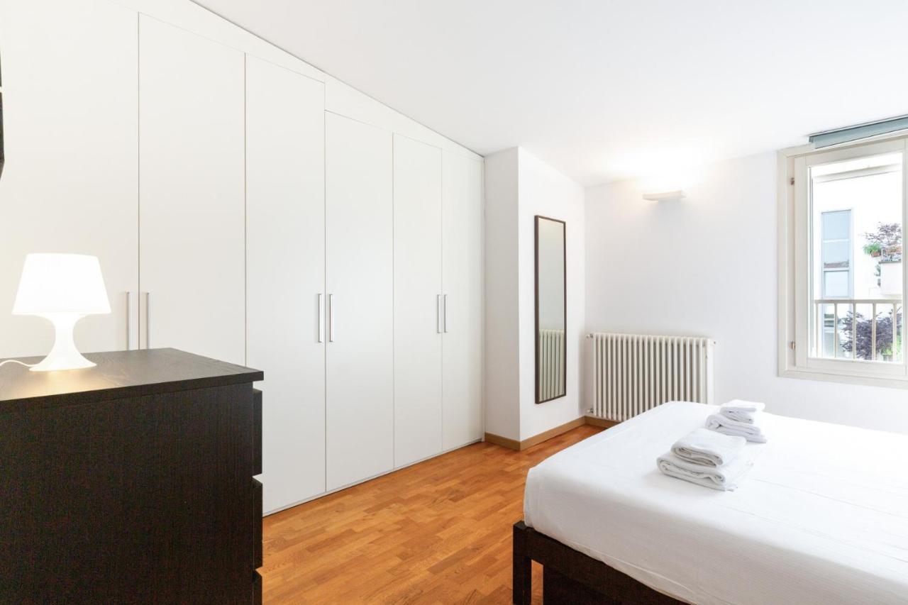 Bellissimo Su Due Piani A Pochi Passi Dal Monumentale Appartement Milaan