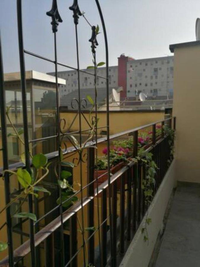 Con Grande Terrazzo In Via Lomellina Appartamento Milano