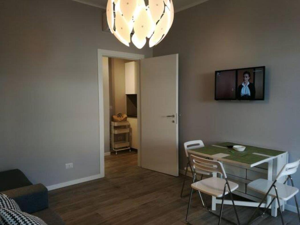 Con Grande Terrazzo In Via Lomellina Appartamento Milano