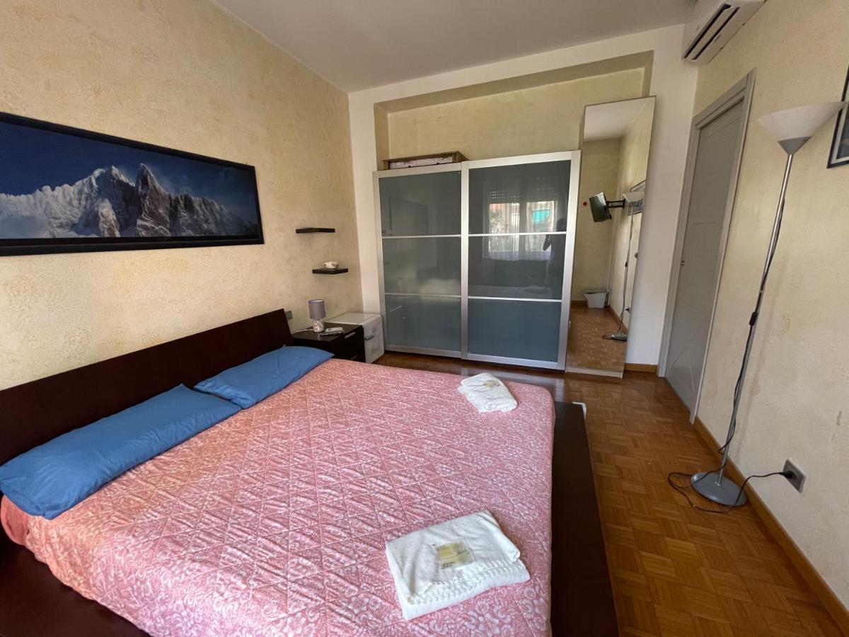 Impeccable 3 Bedroom House Up To 6 People 10 Minutes Away From Duomo Milan