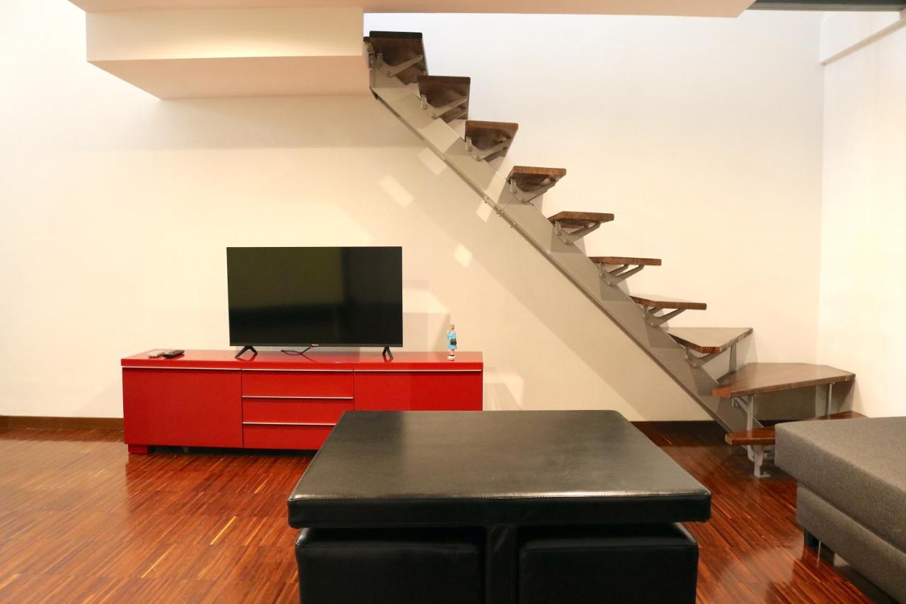 Apartment Cozy & Large Loft Famagosta