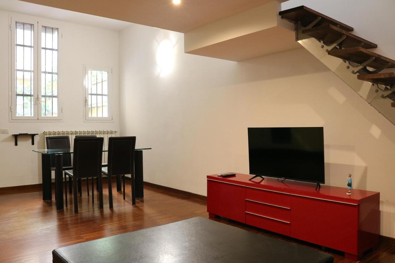 Cozy & Large Loft Famagosta Apartment Milan