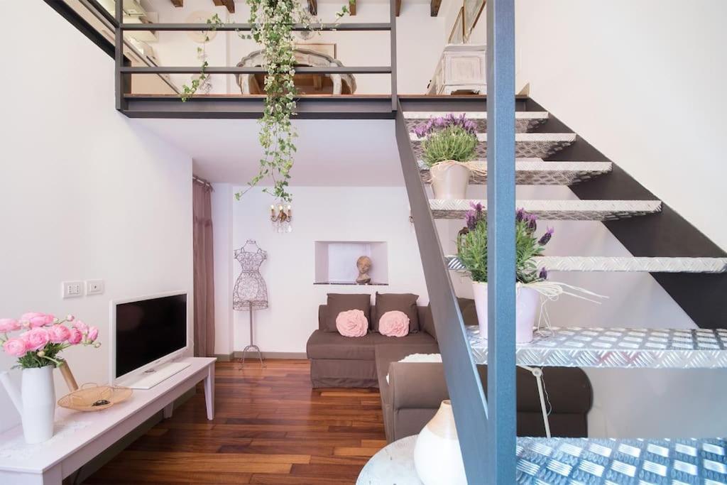 Romantic Loft Porta Venezia Milan