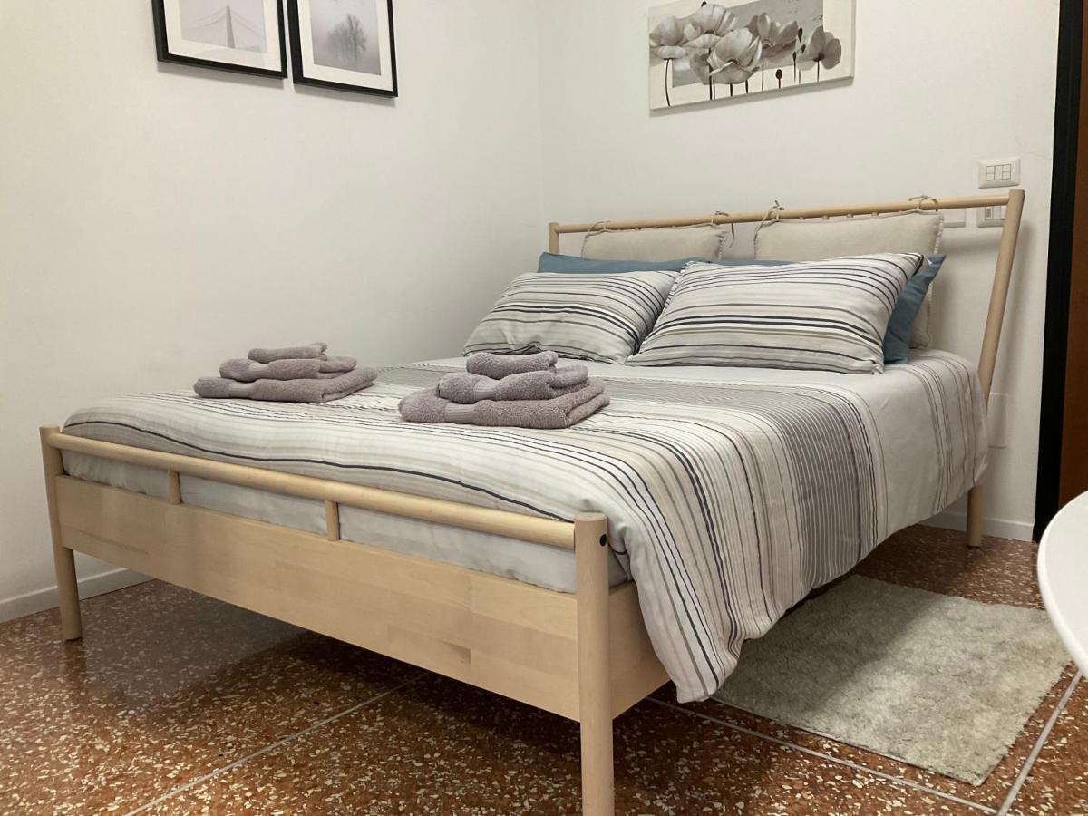 25 - Near Metro M3 * Milano