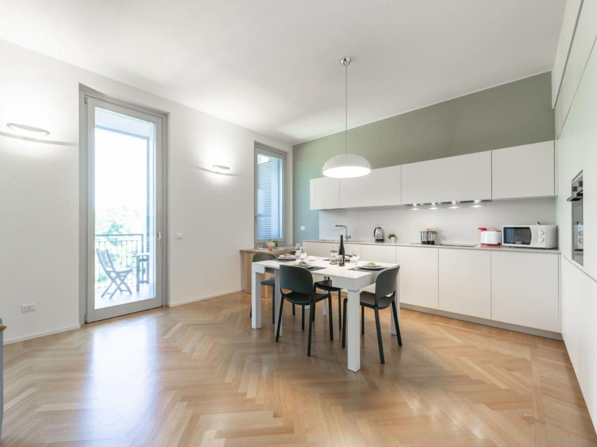 The Best Rent - Spacious Three-bedroom With Terrace Appartamento Milano