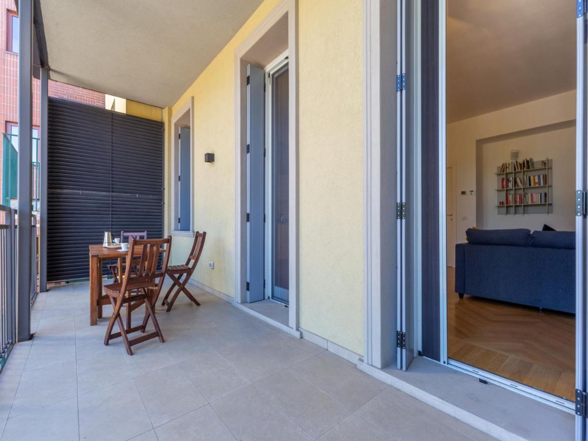 Apartment The Best Rent - Spacious Three-bedroom With Terrace *