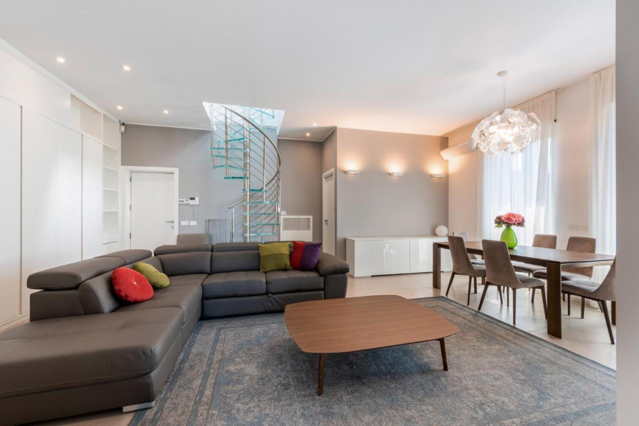 Easylife - Wonderful Penthouse With Terrace A Few Steps From The Duomo Appartamento Milano