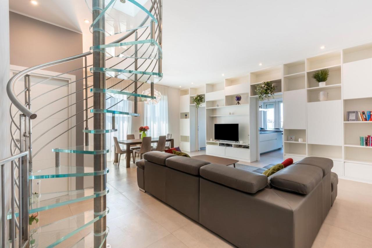 Easylife - Wonderful Penthouse With Terrace A Few Steps From The Duomo