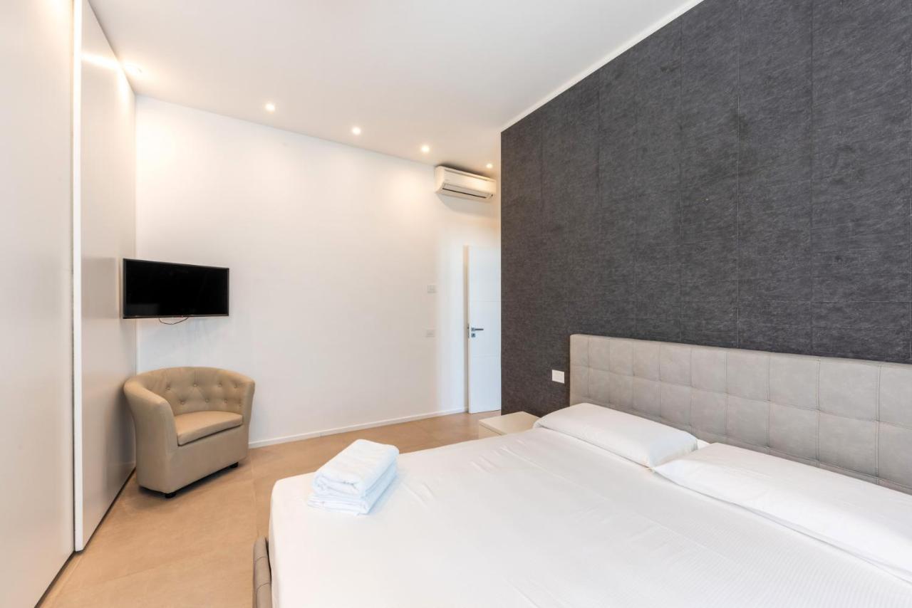 Easylife - Wonderful Penthouse With Terrace A Few Steps From The Duomo Appartamento *