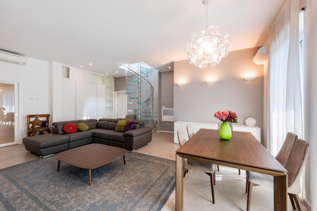 Appartamento Easylife - Wonderful Penthouse With Terrace A Few Steps From The Duomo *