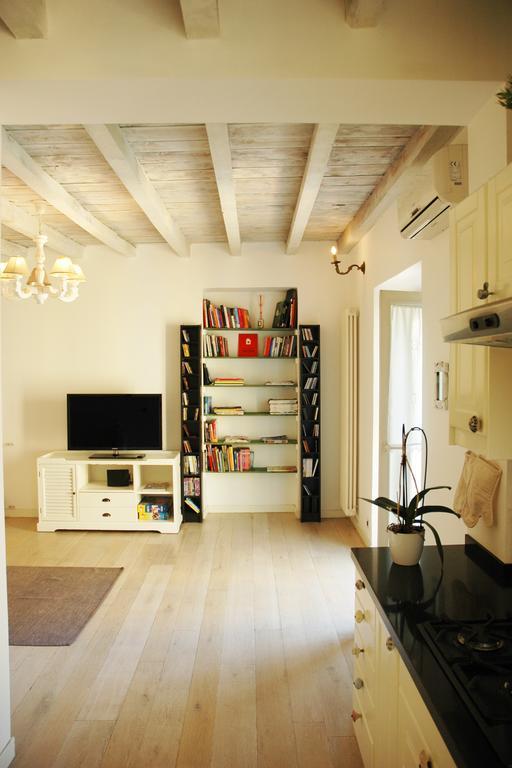 - Shabby Chic *
